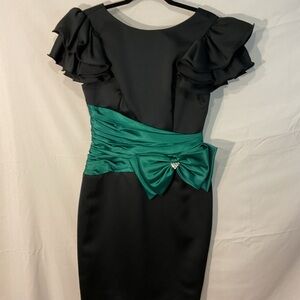 Darcy Elegant  Black/Green Ruffle Knee Length Dress Sz 10